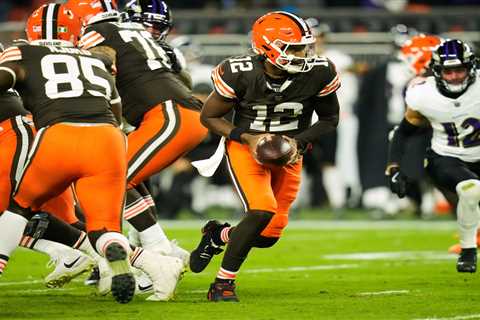 Shedeur Sanders makes NFL debut after Browns’ Dillon Gabriel gets concussion — it did not start well