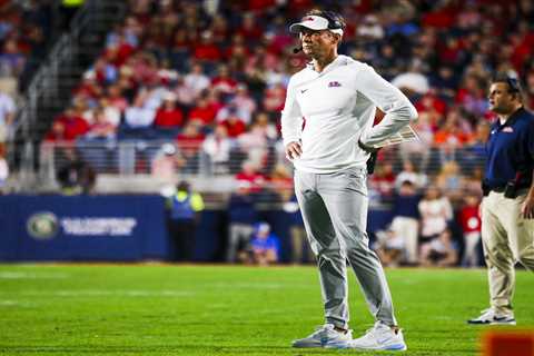 LSU flies Lane Kiffin’s family in for tour as coaching pursuit heats up