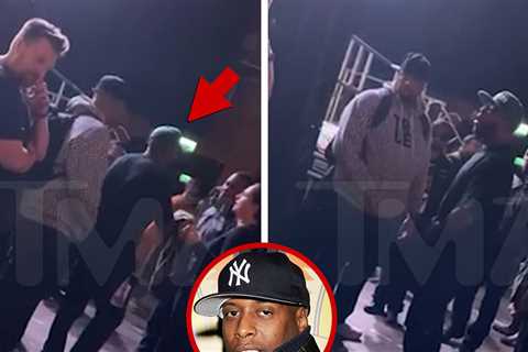 Talib Kweli Curses Out Security Backstage & Demands O2 Manchester Apology