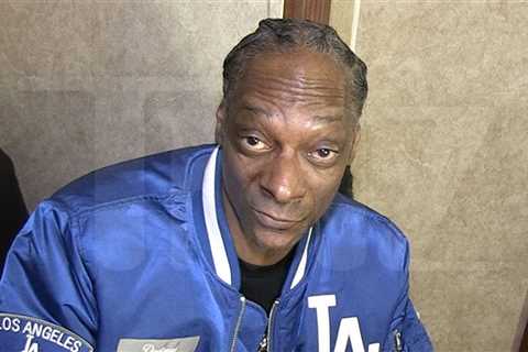 Snoop Dogg Points Out Fav Recipes In New 'Baking' Cookbook