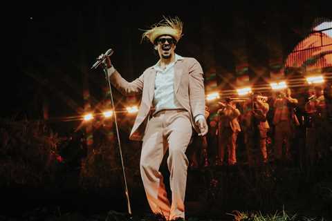 Bad Bunny’s Debí Tirar Más Fotos World Tour Setlist: Every Song From the Dominican Republic..