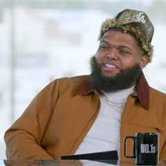 Druski Declares Himself a ‘Swiftie’ & Praises Pal Morgan Wallen While Hosting Billboard’s No. 1s..