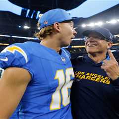 DraftKings promo: Bet $5 and get $200 in bonus bets for Texans vs. Chargers