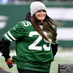 Jets super fan kicks for $100K challenge after invite controversy — and misses in heartbreaking..