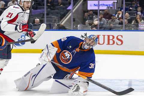 Ilya Sorokin, Patrick Roy brush off brutal miscue that led to goal in Islanders’ loss