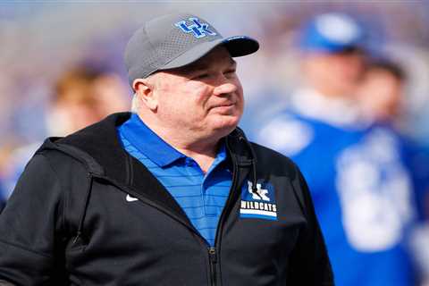 Kentucky firing longtime coach Mark Stoops after second straight losing season