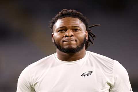 Eagles’ Jalen Carter undergoes surgery on both shoulders with return unknown