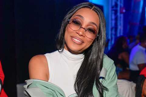 Monica Jokingly Snatches Ray J’s Phone at The Boy Is Mine Tour After He Called Out Beyoncé & Jay-Z