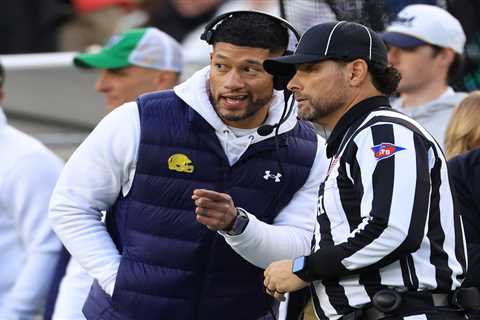 Notre Dame declining bowl invitations after CFP bracket snub