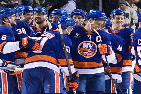 Resilient Islanders beat Golden Knights in shootout as offense breaks through