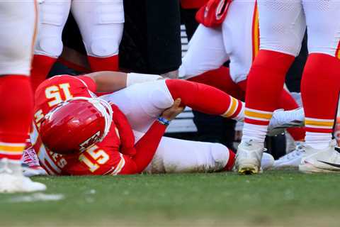New Patrick Mahomes injury update on top of torn ACL could ‘complicate recovery’