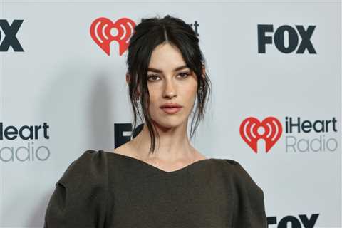 Gracie Abrams Slams Donald Trump’s ‘Poisonous & Vile Narcissism’ Amid Mass Shootings, Rob..