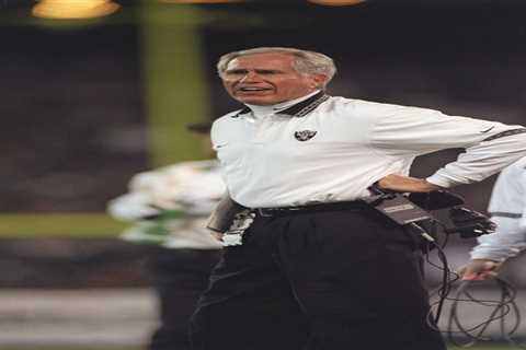 Mike White, former Raiders and college head coach, dead at 89