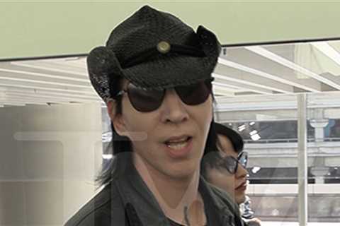 Marilyn Manson Says He's a Grinch but Still Enjoys the Christmas Season