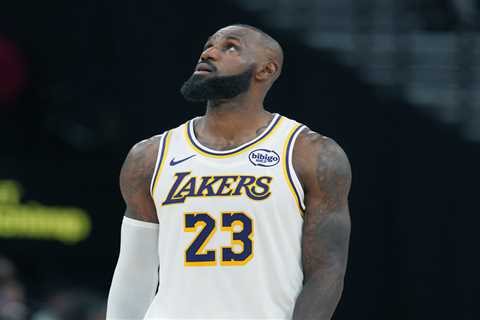 theScore Bet bonus code NPNEWS: Bet $10, get $100 in bonus bets for Lakers vs. Rockets