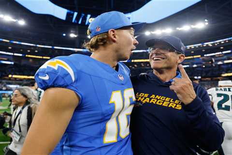 DraftKings promo: Bet $5 and get $200 in bonus bets for Texans vs. Chargers