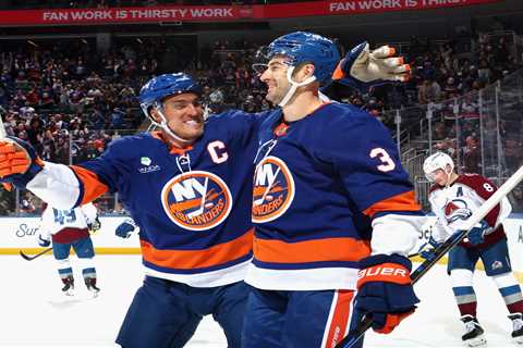 theScore Bet bonus code NPNEWS: Bet $10, get $100 in bonus bets for Rangers vs. Islanders