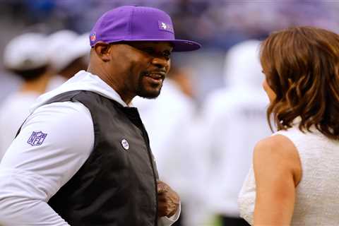 Cowboys ‘firmly in play’ for Brian Flores after Matt Eberflus’ defensive disaster