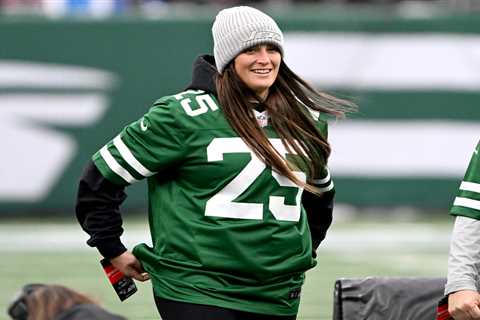 Jets super fan kicks for $100K challenge after invite controversy — and misses in heartbreaking..