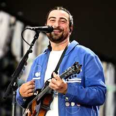 Noah Kahan Reflects on Massive Year of ‘Change and Adaptation’ in Jan. 1 Message: ‘I Hope 29..