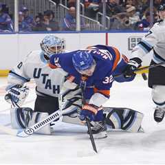 Islanders start new year with embarrassing loss to Mammoth as Bo Horvat worry emerges