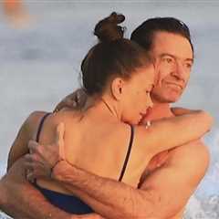 Hugh Jackman and Sutton Foster Show Major PDA in Costa Rica