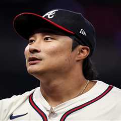 Braves’ Ha-seong Kim to miss at least four months after falling on ice in offseason injury crusher