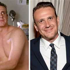 Jason Segel Just Recalled His Mom Walking Out Of The “Forgetting Sarah Marshall” Premiere In Tears..