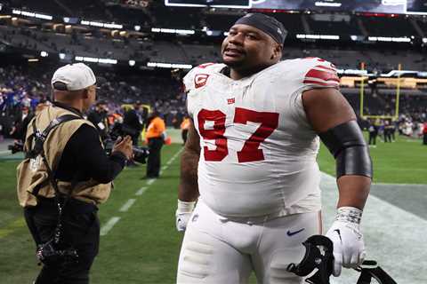 Dexter Lawrence becomes latest to join Giants’ Week 18 injury report with illness
