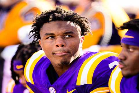 Greg McElroy makes awkward mistake involving dead ex-LSU player during Ole Miss win