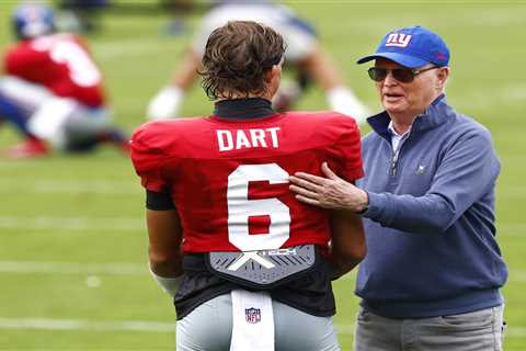 John Mara has been there for the Giants — they want to return the favor with season finale win