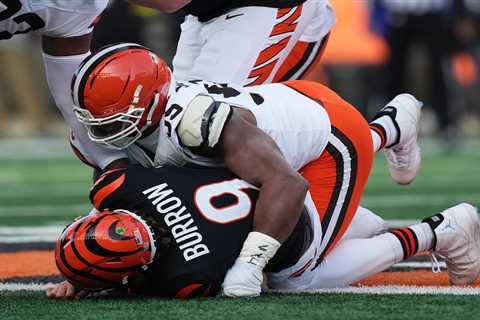 Myles Garrett breaks NFL sack record — with minutes to spare