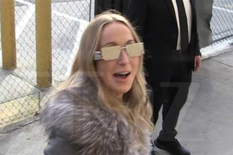 Nikki Glaser Warns She Won't Go Easy With Celeb Jokes at Golden Globes