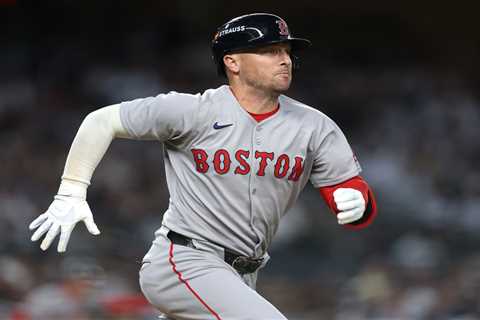 Alex Bregman has ‘ball in his court’ as his free agency drags on: Alex Cora