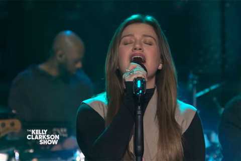 Kelly Clarkson Puts the ‘K’ in ‘KPop Demon Hunters’ With Incredible Kellyoke Cover