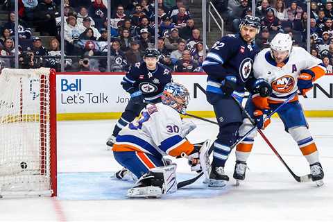 Islanders defense struggles in rough road loss to Jets