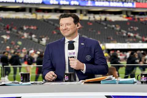 Tony Romo’s response to Bills-Jaguars playoff broadcast criticism includes health defense