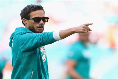 Mike McDaniel landing Chargers offensive coordinator job in stunner