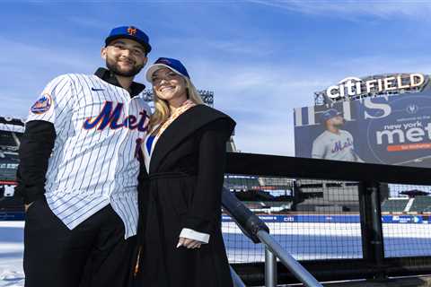 Bo Bichette’s wife supports him at Mets intro weeks after their wedding