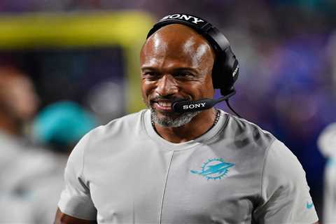 Dolphins’ Anthony Weaver emerging as popular head coach candidate with Bills, Cardinals interest