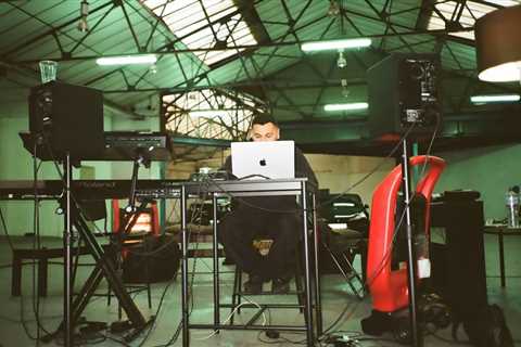 Zach Nahome, Producer Behind Olivia Dean’s ‘Art of Loving,’ Inks Deal With UMPG and NWS