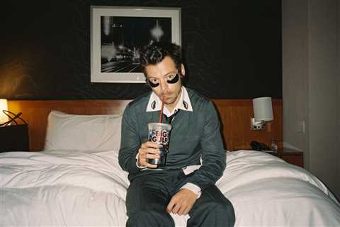 Harry Styles Adds Even More 2026 Tour Dates, Breaks Coldplay & Taylor Swift’s Wembley..