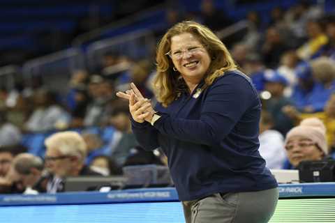 It’s national championship or bust for UCLA and Cori Close