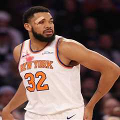 Karl-Anthony Towns suffers nasty cut to right eye after collision in bloody scene