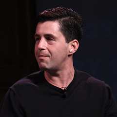 Josh Peck Is Being Accused Of “Mocking” People Who Attempted To Put Out A House Fire With Limited..