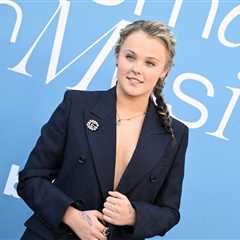 JoJo Siwa Gives a Speech at Harvard Business School: ‘Coolest Thing I’ve Ever Done’