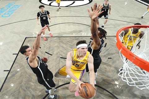 Reaves’ return sparks Lakers in dominating win over lowly Nets