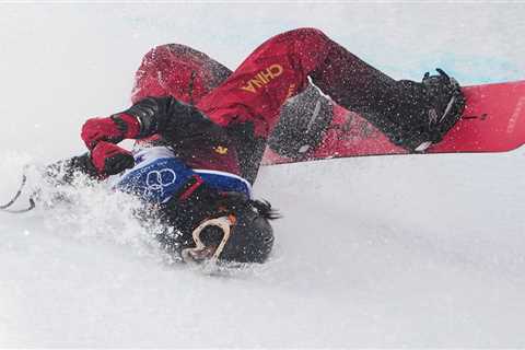Chinese snowboarder stretchered off after horrifying 2026 Winter Olympics fall