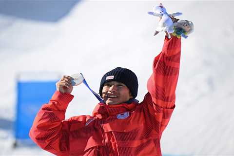 Japanese skier wins 2026 Winter Olympics race backwards in wild scene: ‘I can’t believe my eyes