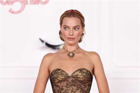 Margot Robbie Recreates Kate Bush’s Iconic ‘Wuthering Heights’ Dance in Costume on Film Set